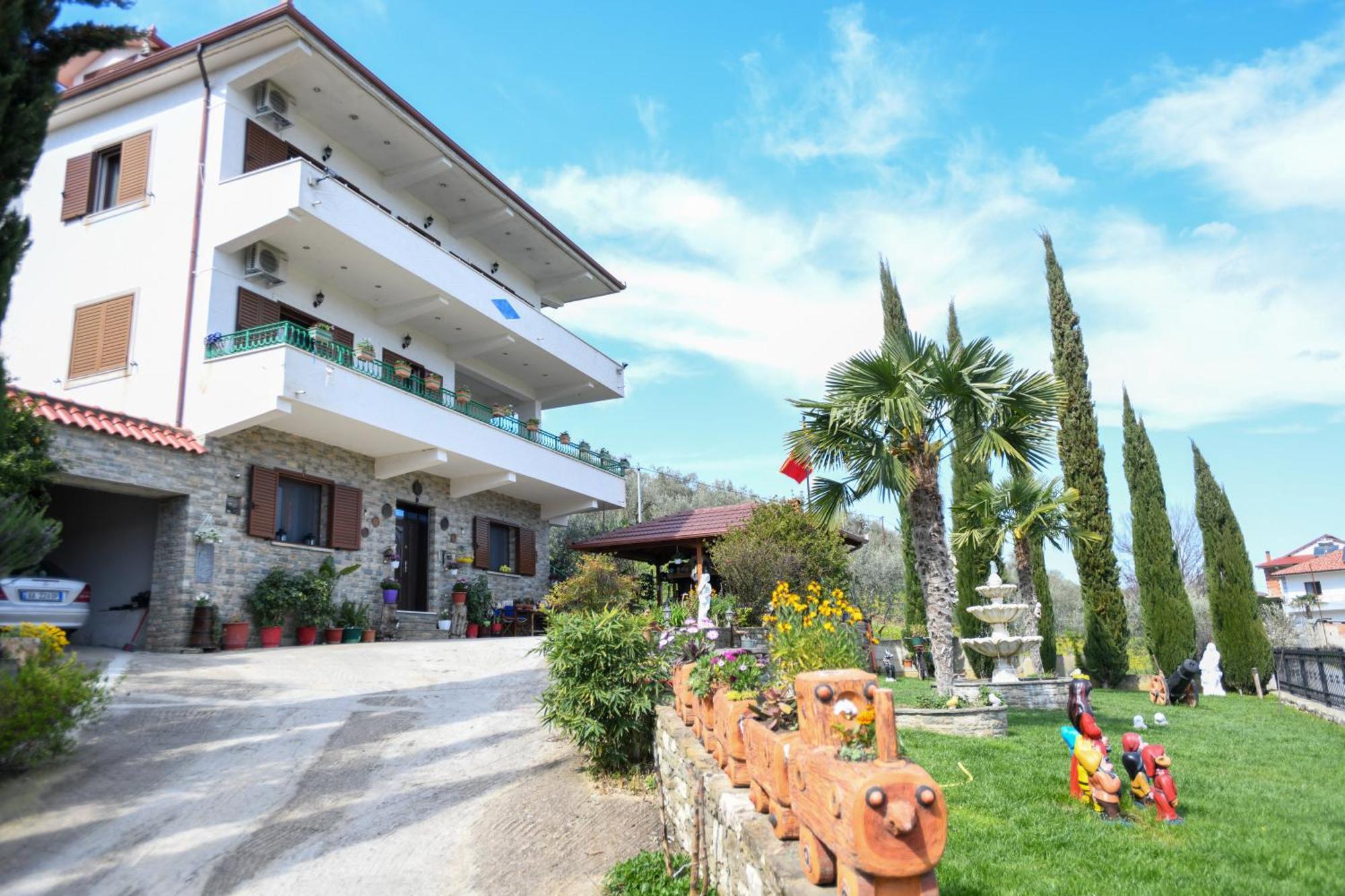 Villa Solitude Berat Exterior photo